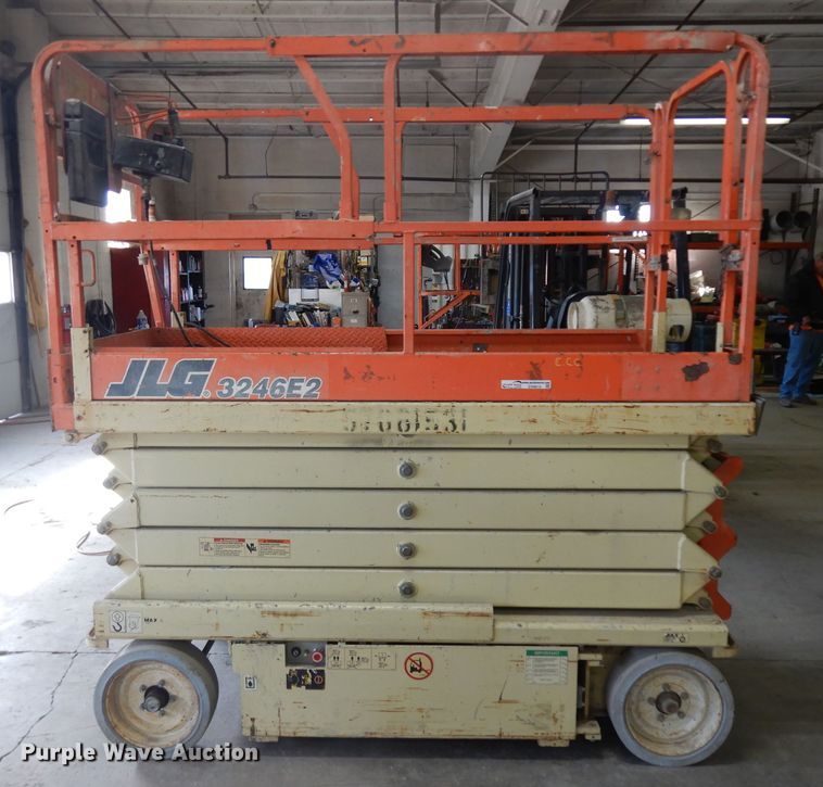 image for item ER9818 JLG 3246E2 scissor lift