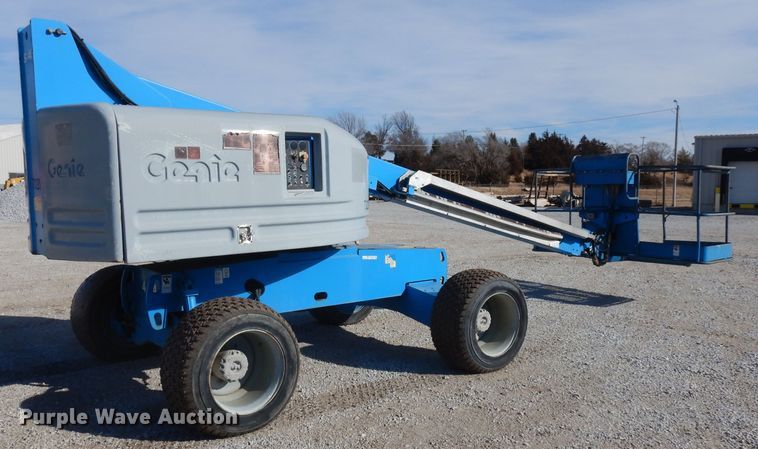 image for item ER9825 2004 Genie S40 boom lift