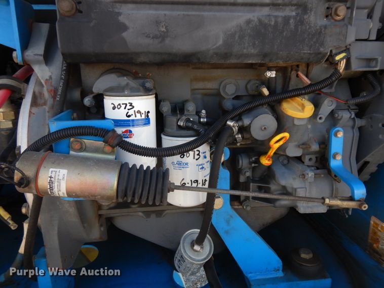 image for item ER9825 2004 Genie S40 boom lift