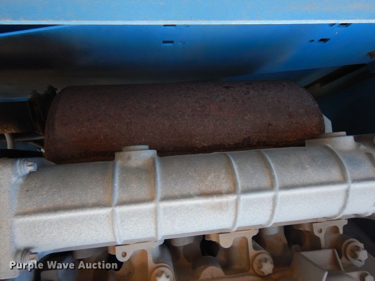 image for item ER9825 2004 Genie S40 boom lift