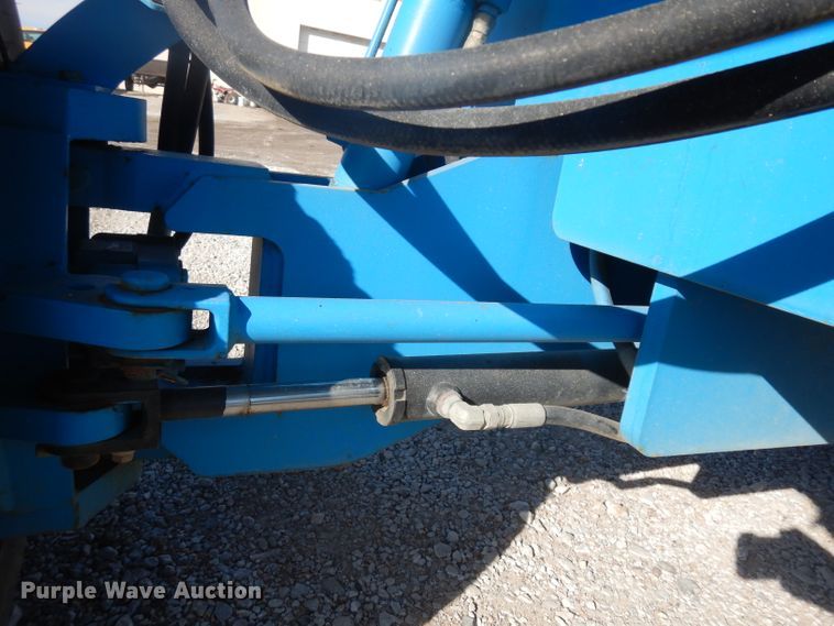 image for item ER9825 2004 Genie S40 boom lift