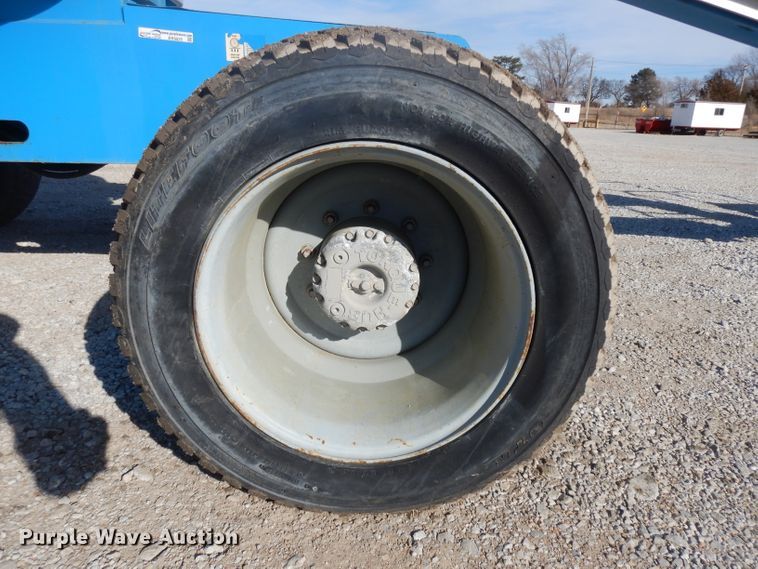 image for item ER9825 2004 Genie S40 boom lift