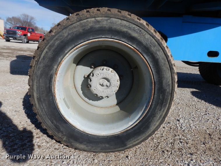 image for item ER9825 2004 Genie S40 boom lift