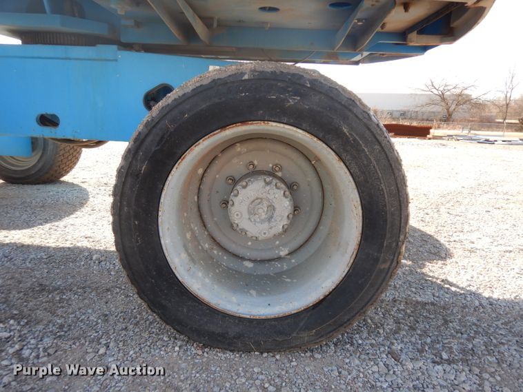 image for item ER9825 2004 Genie S40 boom lift