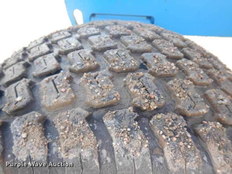 image for item ER9825 2004 Genie S40 boom lift