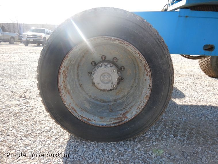 image for item ER9825 2004 Genie S40 boom lift