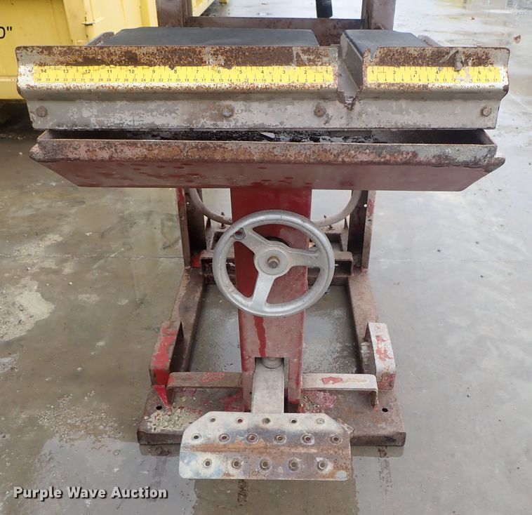 image for item FF9322 (3) masonry saws