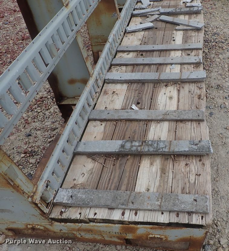 image for item FF9324 (5) L-racks