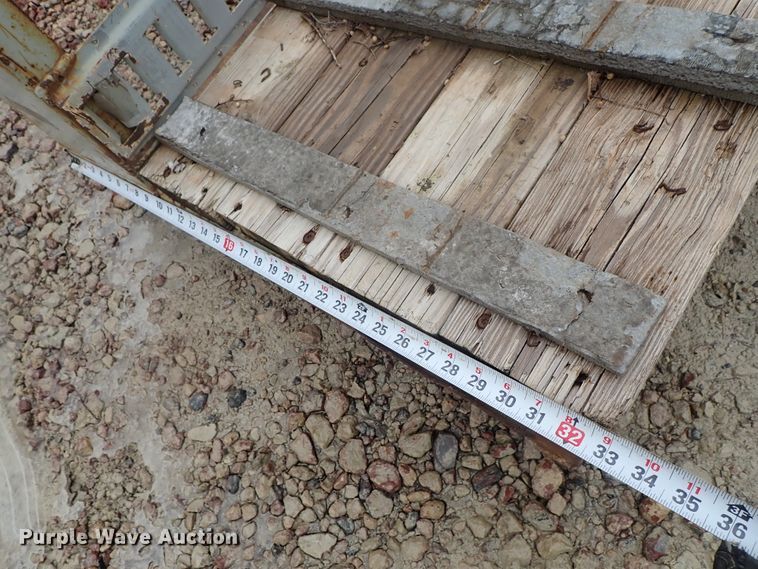 image for item FF9324 (5) L-racks