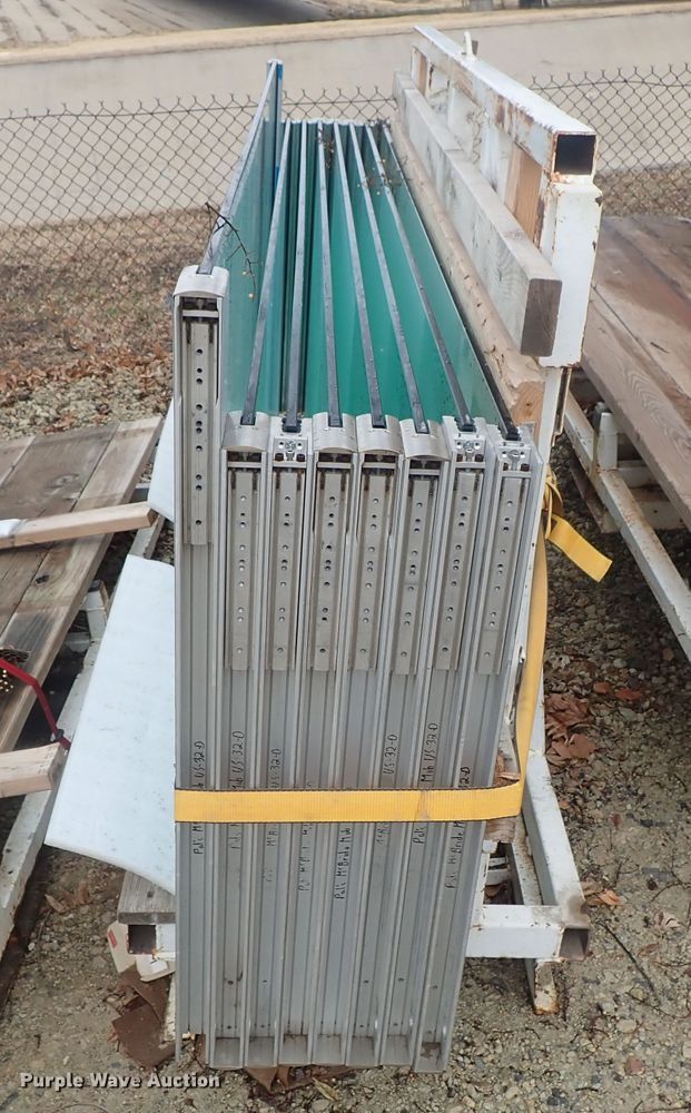 image for item FF9324 (5) L-racks