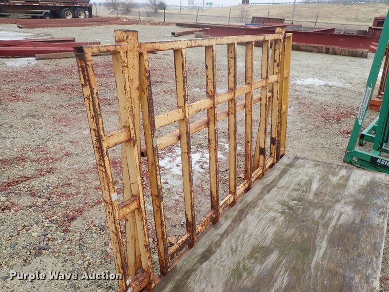 image for item FF9325 (6) L-racks