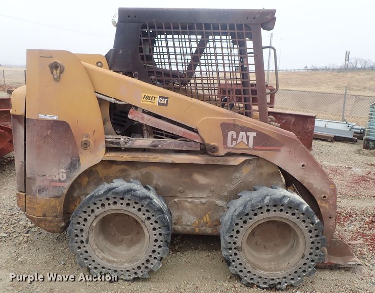 image for item FF9328 2002 Caterpillar 236 skid steer