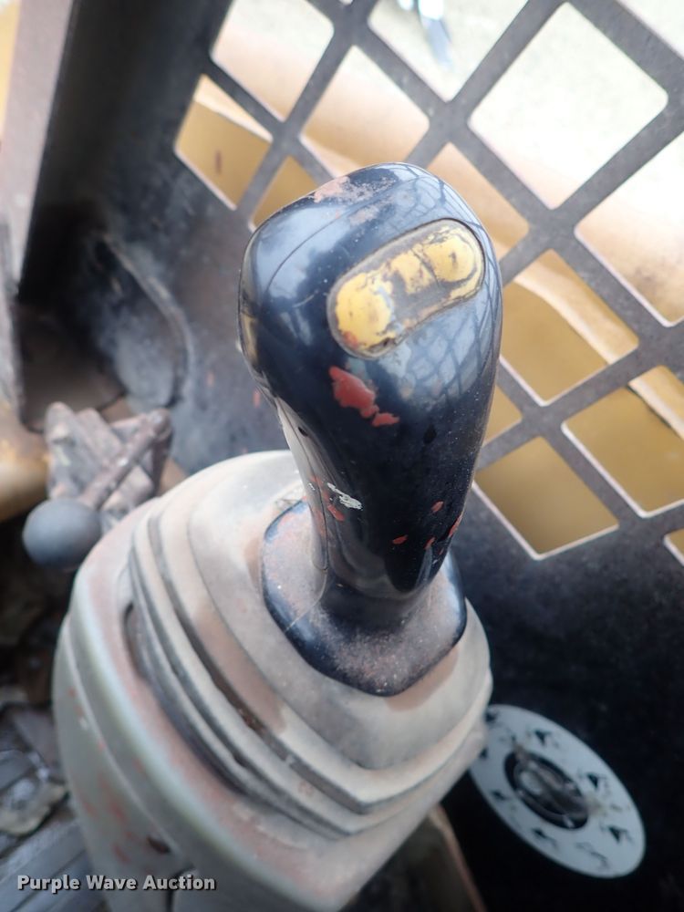 image for item FF9328 2002 Caterpillar 236 skid steer