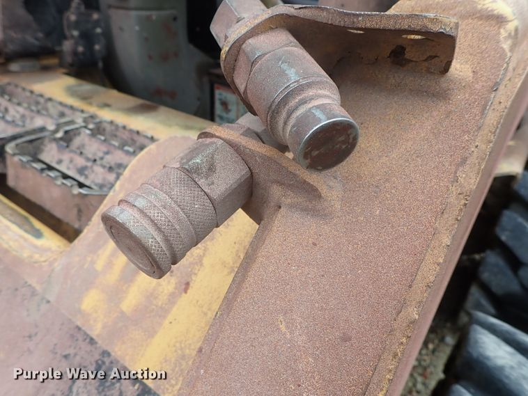 image for item FF9328 2002 Caterpillar 236 skid steer