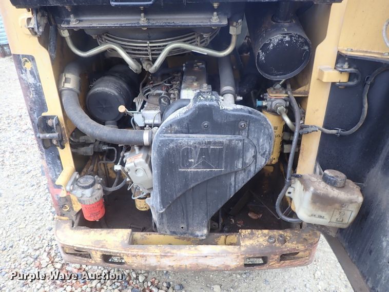 image for item FF9328 2002 Caterpillar 236 skid steer