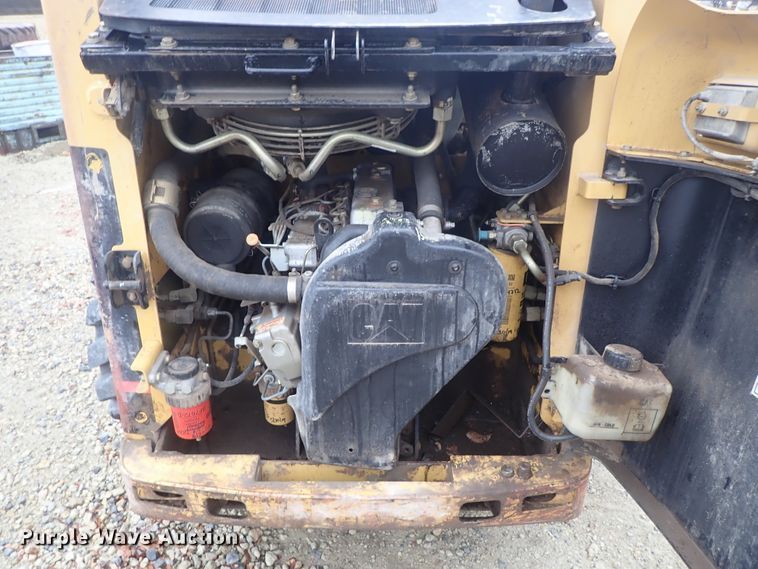 image for item FF9328 2002 Caterpillar 236 skid steer