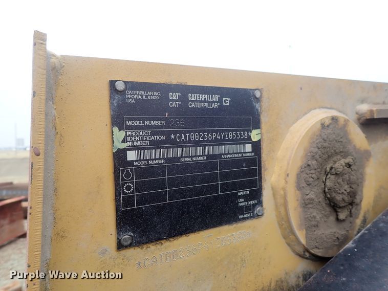image for item FF9328 2002 Caterpillar 236 skid steer
