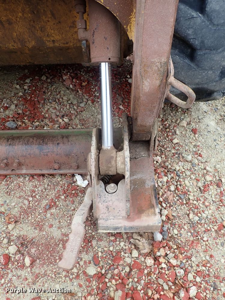 image for item FF9328 2002 Caterpillar 236 skid steer