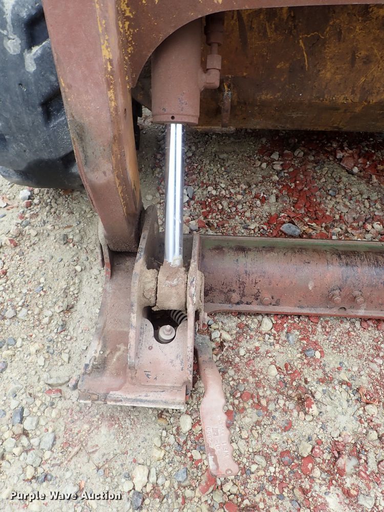 image for item FF9328 2002 Caterpillar 236 skid steer