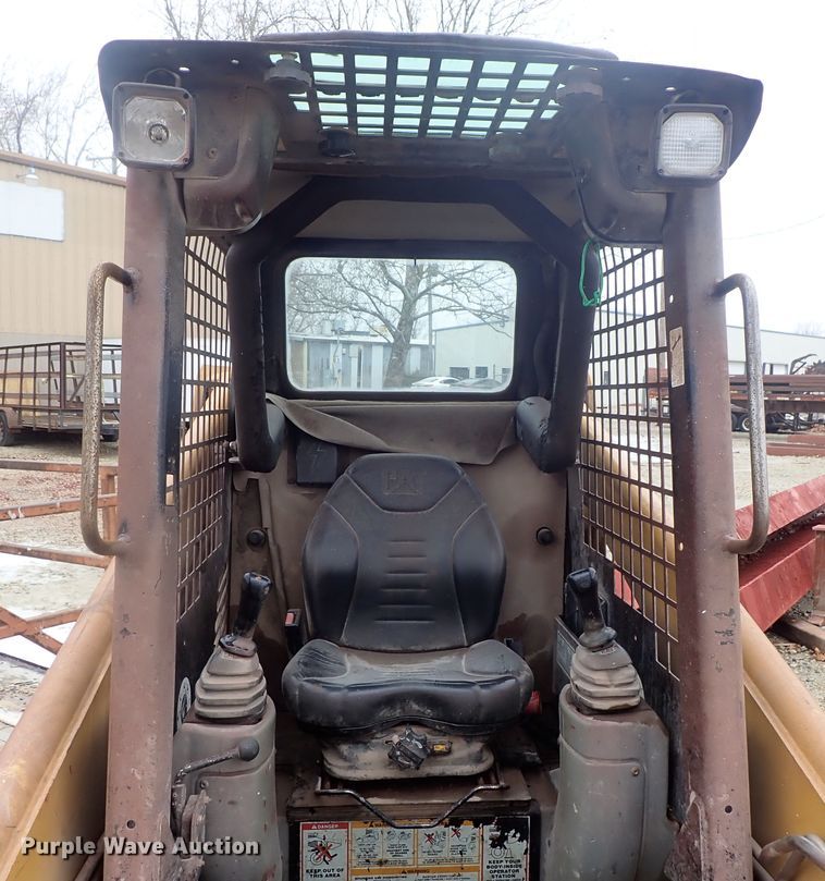 image for item FF9328 2002 Caterpillar 236 skid steer