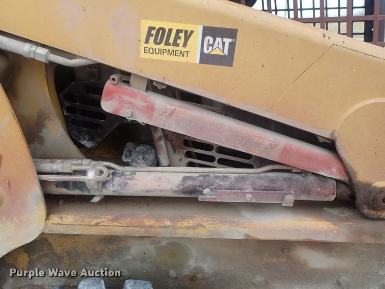 image for item FF9328 2002 Caterpillar 236 skid steer