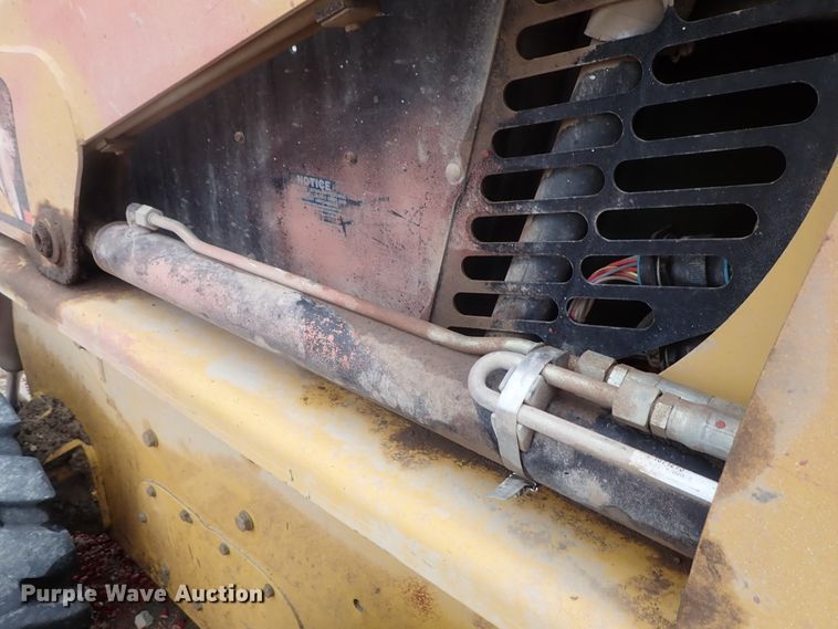 image for item FF9328 2002 Caterpillar 236 skid steer