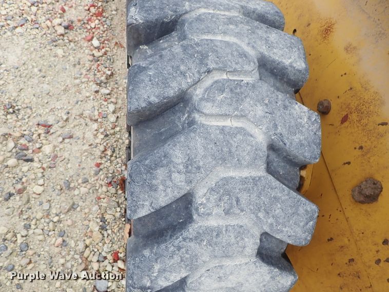 image for item FF9328 2002 Caterpillar 236 skid steer