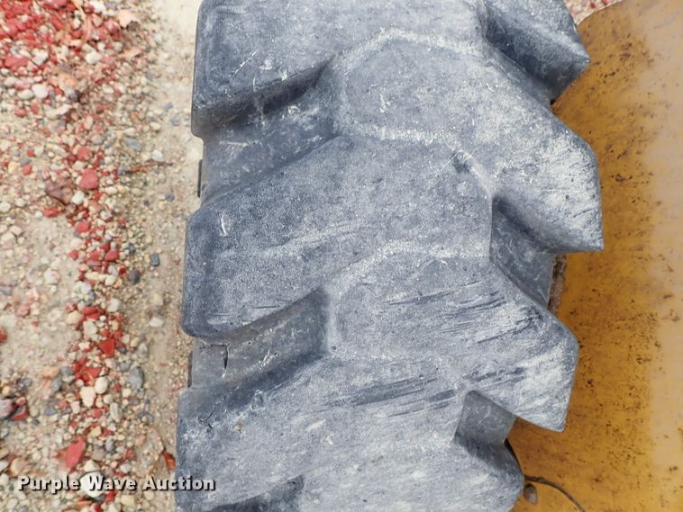 image for item FF9328 2002 Caterpillar 236 skid steer