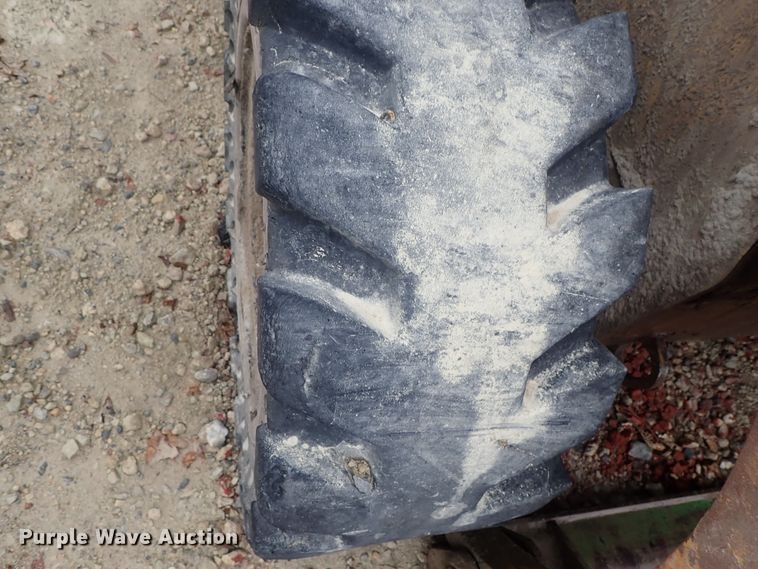 image for item FF9328 2002 Caterpillar 236 skid steer