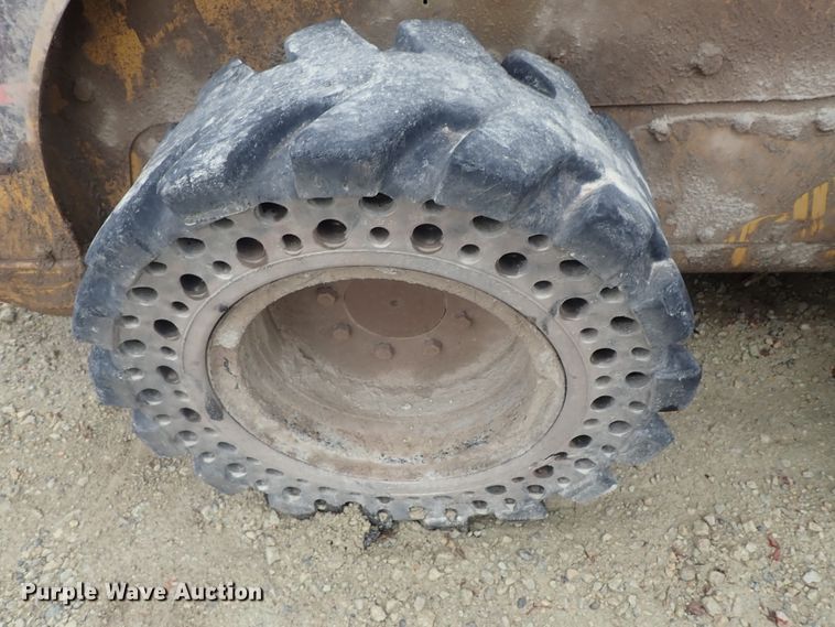 image for item FF9328 2002 Caterpillar 236 skid steer