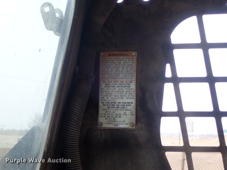 image for item FF9328 2002 Caterpillar 236 skid steer