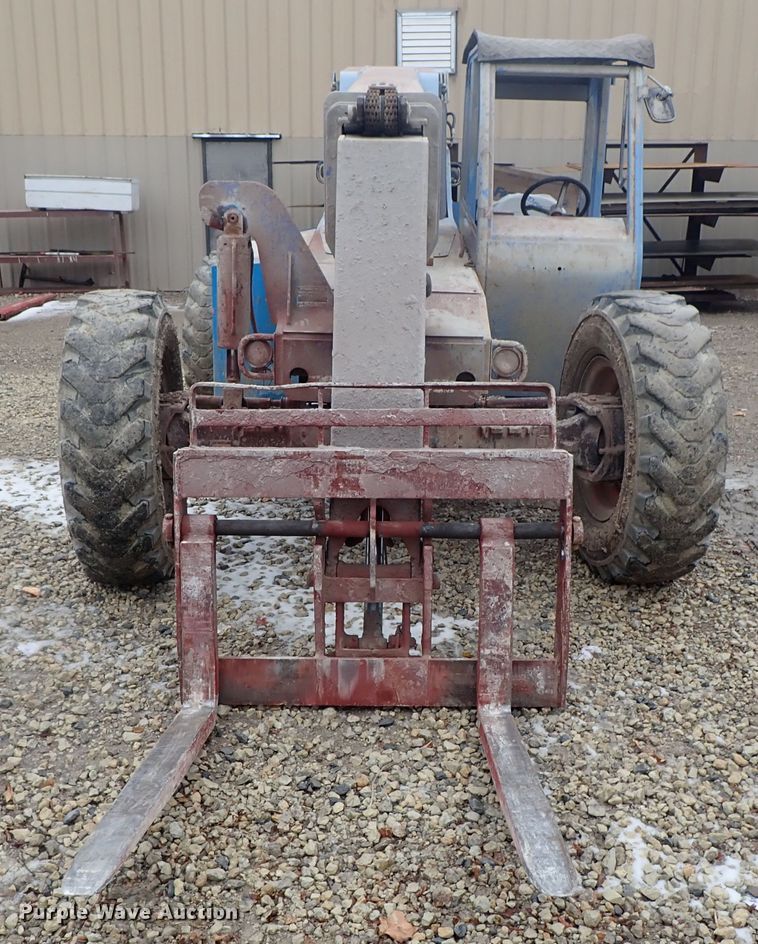 image for item FF9330 2006 SkyTrak 8042 telehandler