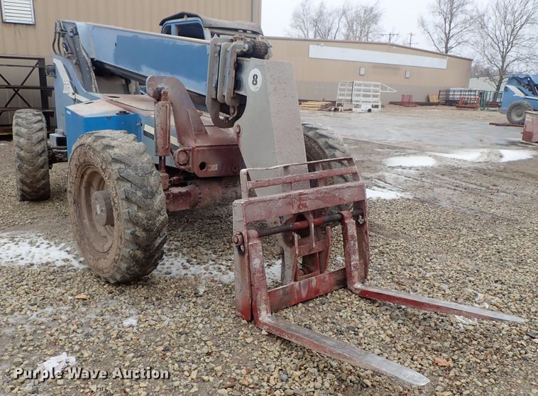 image for item FF9330 2006 SkyTrak 8042 telehandler