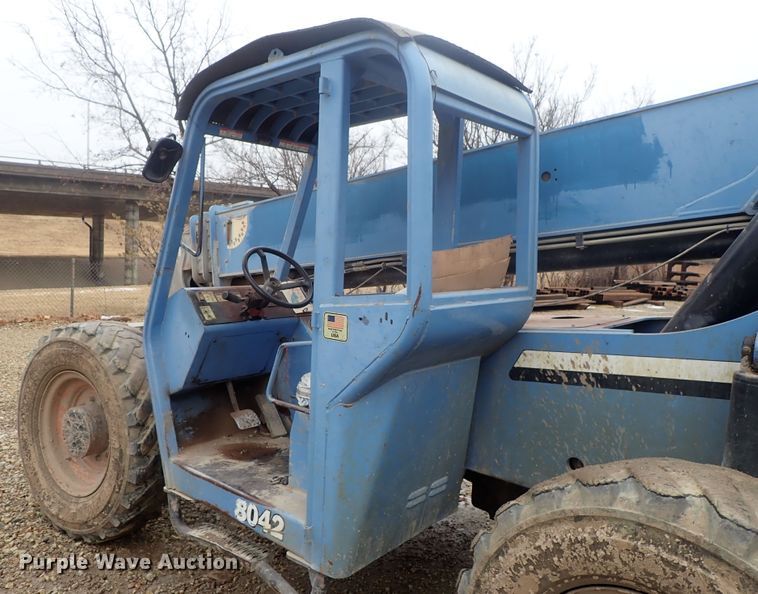 image for item FF9330 2006 SkyTrak 8042 telehandler