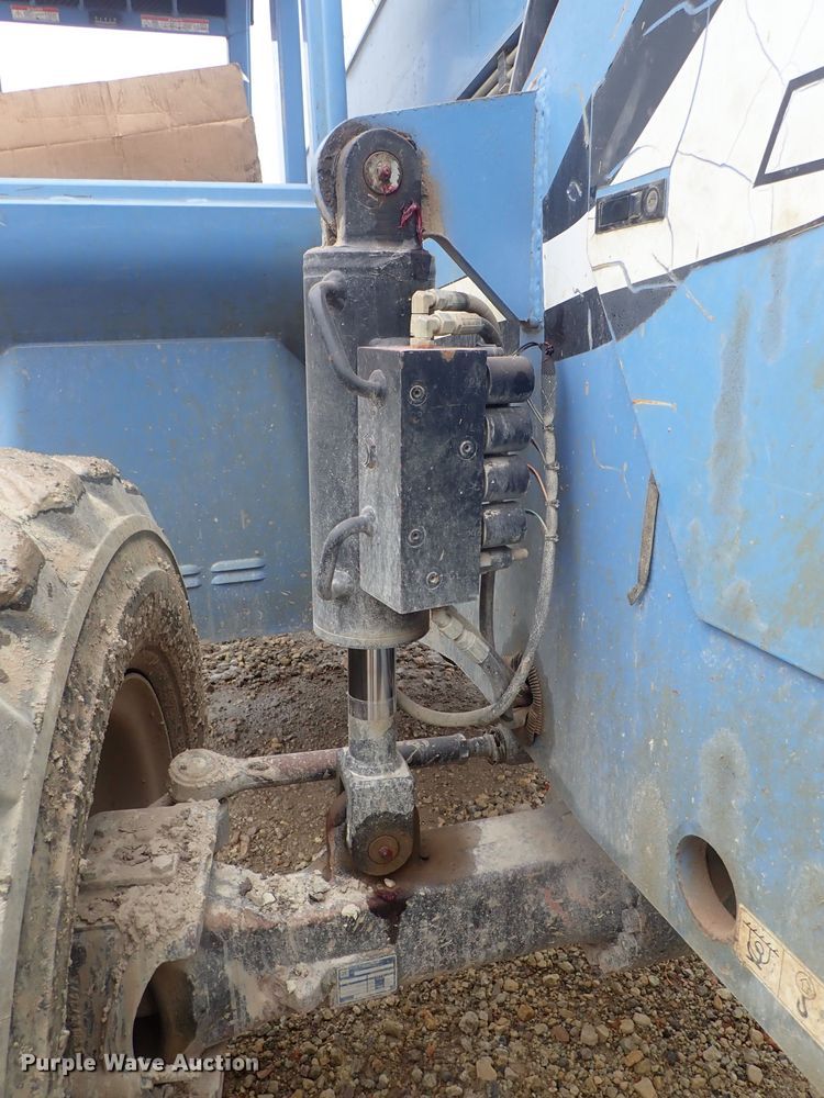 image for item FF9330 2006 SkyTrak 8042 telehandler