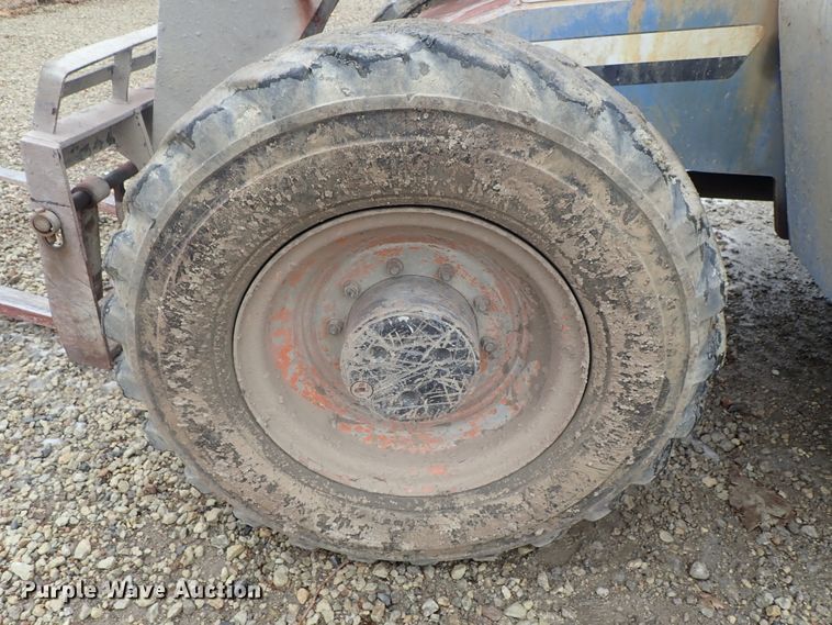 image for item FF9330 2006 SkyTrak 8042 telehandler