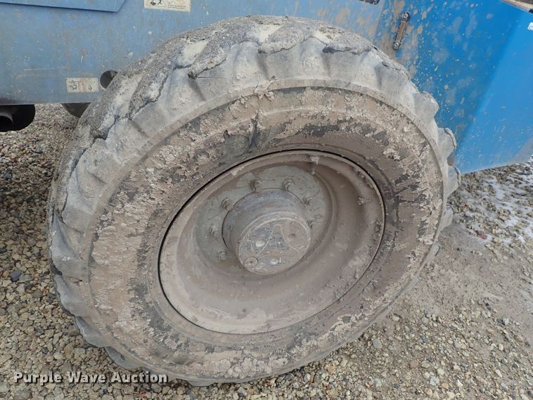 image for item FF9330 2006 SkyTrak 8042 telehandler