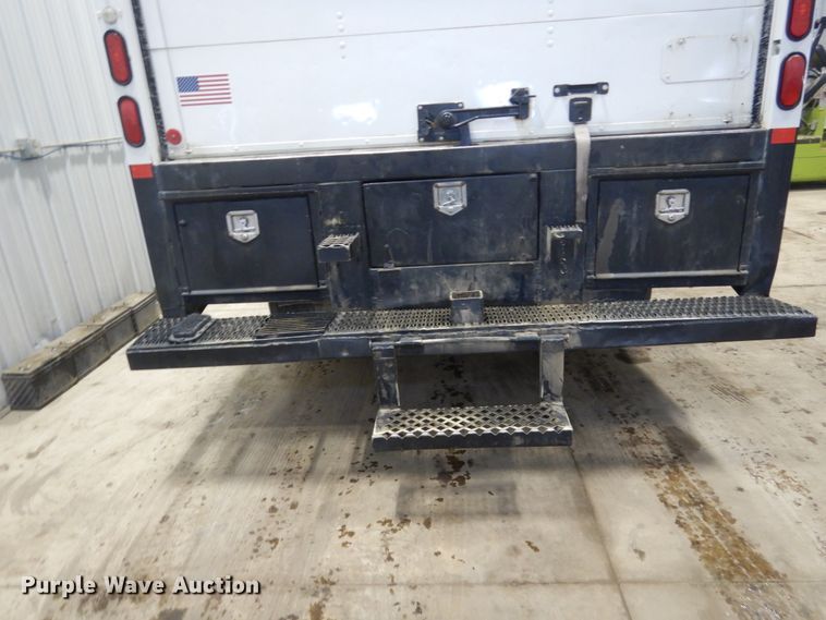 image for item FU9058 1997 Freightliner FL70 lube box truck