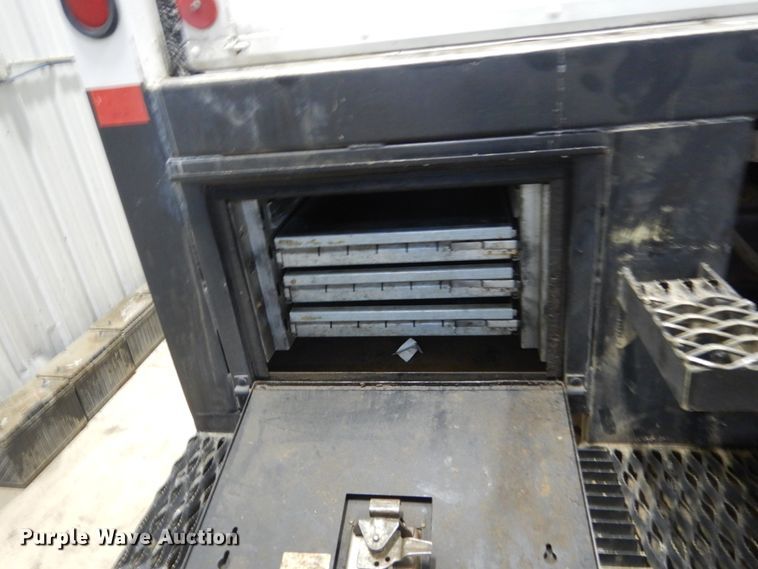 image for item FU9058 1997 Freightliner FL70 lube box truck