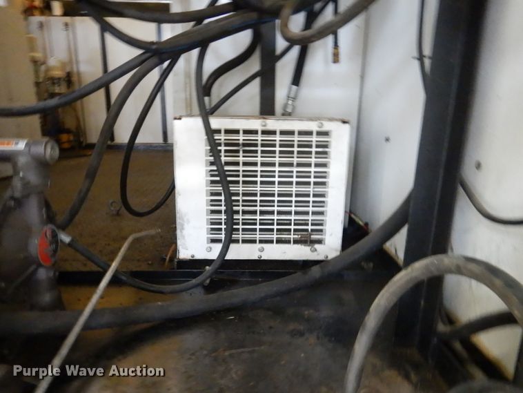 image for item FU9058 1997 Freightliner FL70 lube box truck