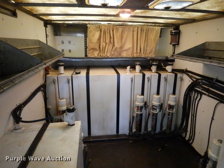 image for item FU9058 1997 Freightliner FL70 lube box truck