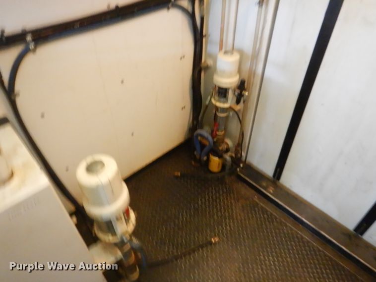 image for item FU9058 1997 Freightliner FL70 lube box truck