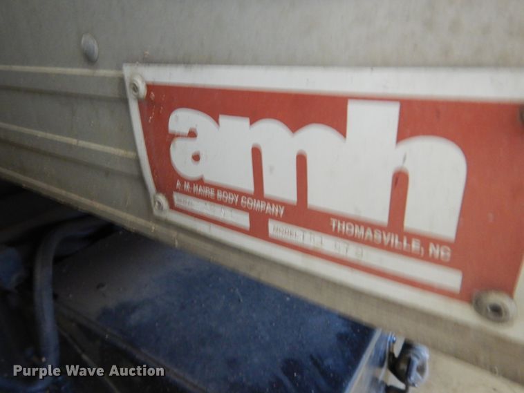 image for item FU9058 1997 Freightliner FL70 lube box truck