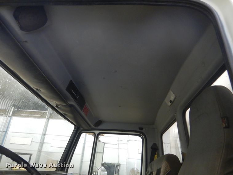 image for item FU9058 1997 Freightliner FL70 lube box truck