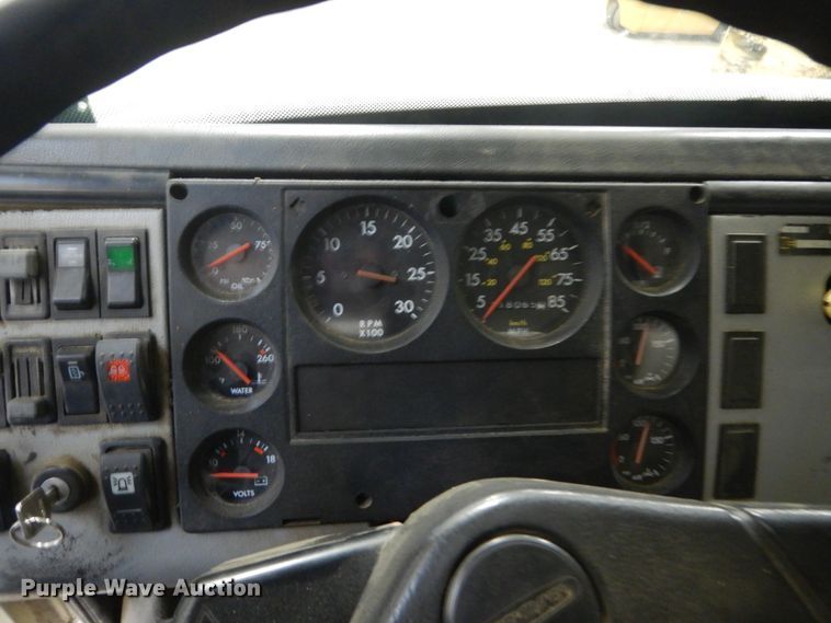 image for item FU9058 1997 Freightliner FL70 lube box truck