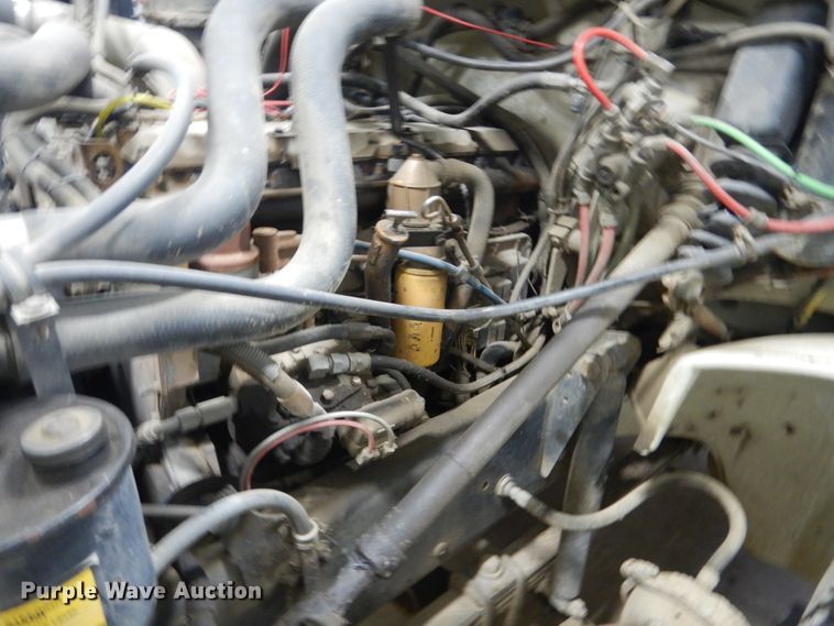 image for item FU9058 1997 Freightliner FL70 lube box truck