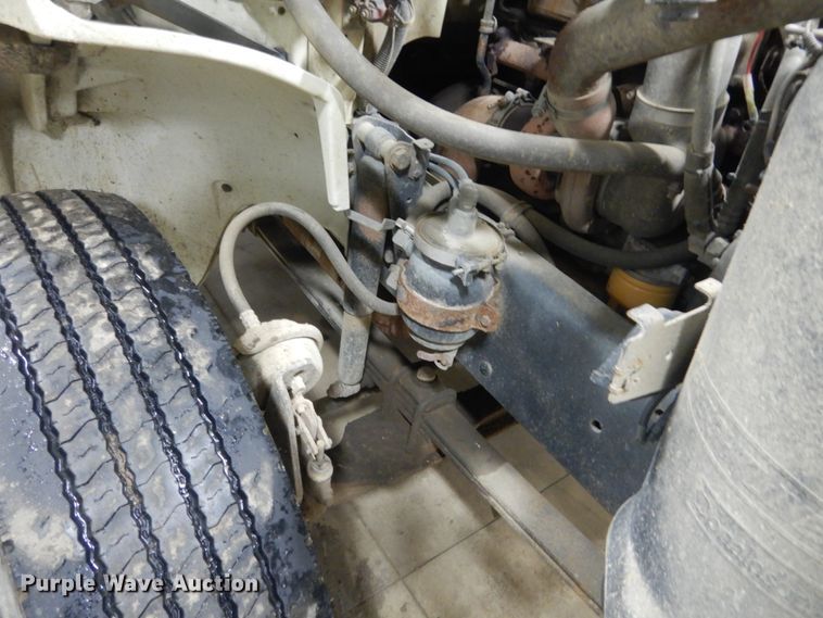 image for item FU9058 1997 Freightliner FL70 lube box truck