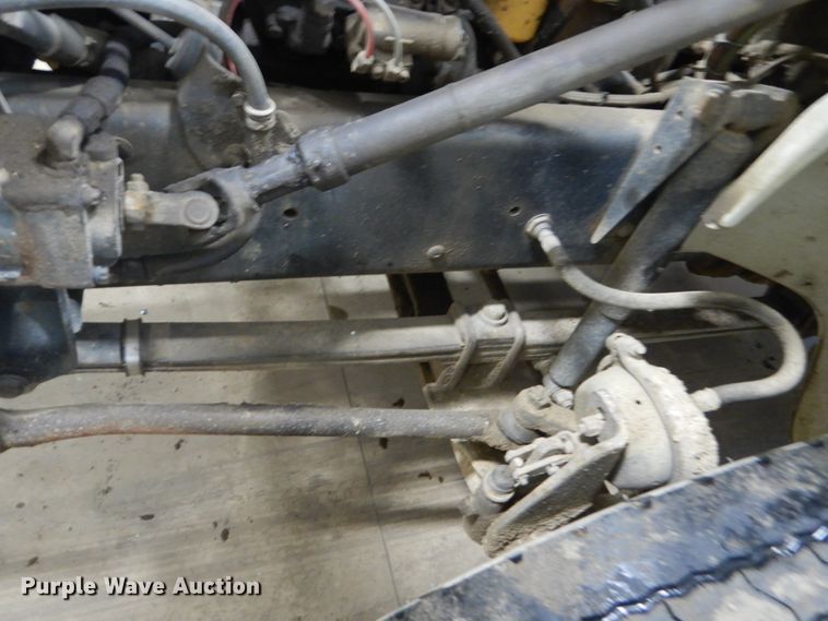 image for item FU9058 1997 Freightliner FL70 lube box truck