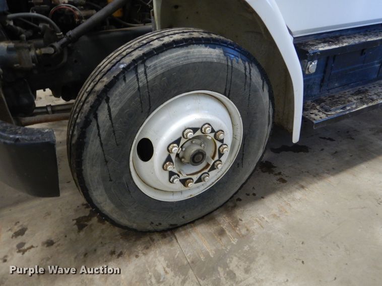 image for item FU9058 1997 Freightliner FL70 lube box truck