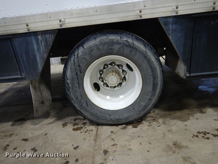 image for item FU9058 1997 Freightliner FL70 lube box truck